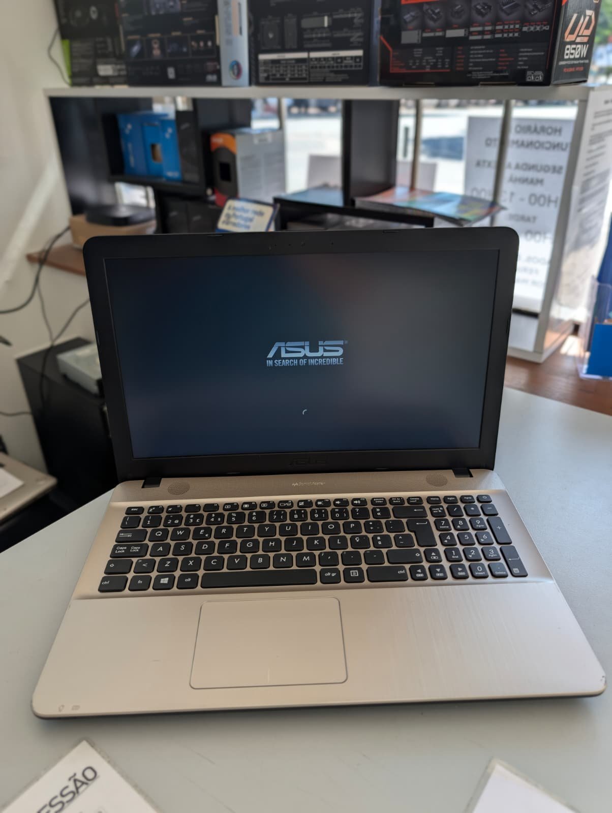 Portátil ASUS R541U | Intel Core i7 | 12GB RAM | 512GB NVMe SSD | NVIDIA GeForce 920MX - Image 4